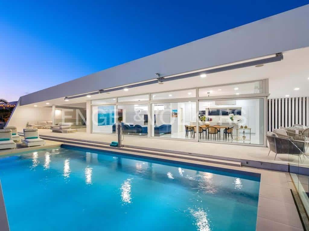 5 soverom Villa til salgs i Costa Adeje med svømmebasseng garasje - € 6 500 000 (Ref: 8389480)