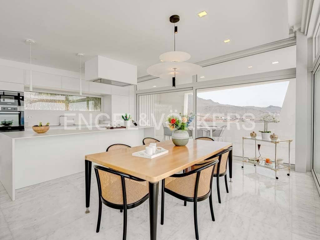 5 soverom Villa til salgs i Costa Adeje med svømmebasseng garasje - € 6 500 000 (Ref: 8389480)