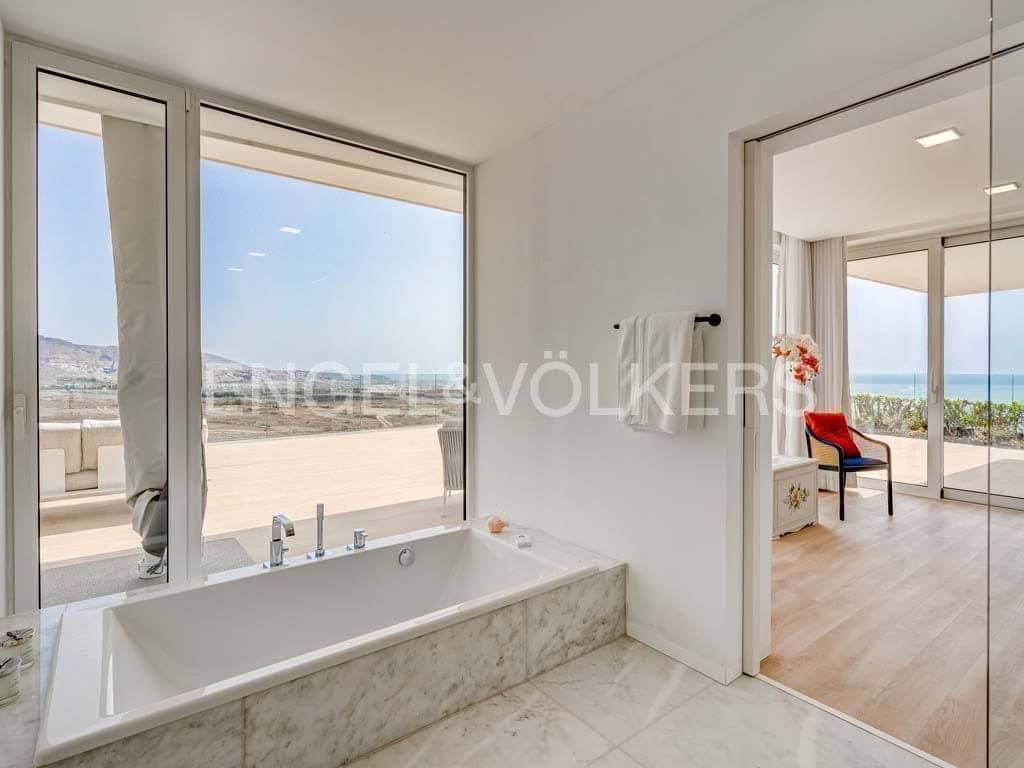 5 soverom Villa til salgs i Costa Adeje med svømmebasseng garasje - € 6 500 000 (Ref: 8389480)