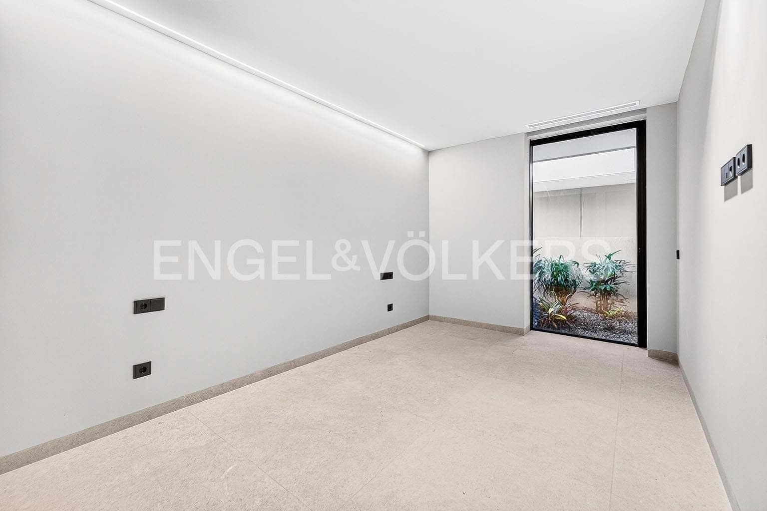 2 sovrum Lägenhet till salu i Callao Salvaje med pool - 1 060 000 € (Ref: 8413895)