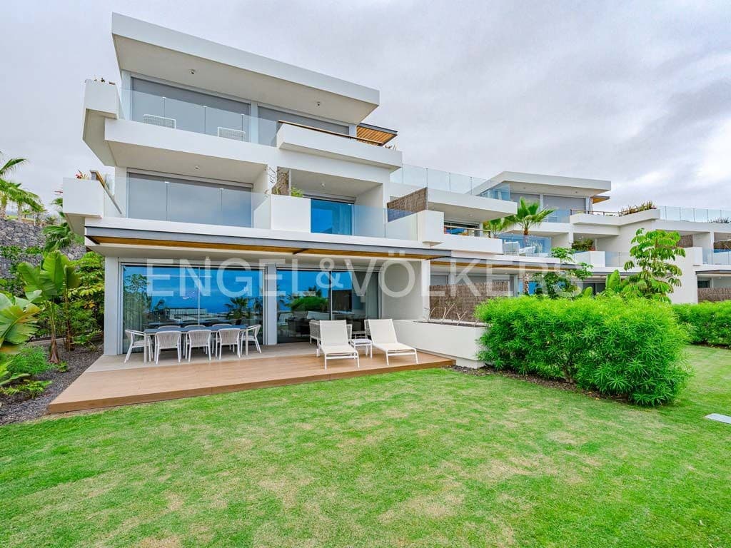 3 soveværelse Lejlighed til salg i Guia de Isora med swimmingpool - € 1.299.000 (Ref: 8413896)