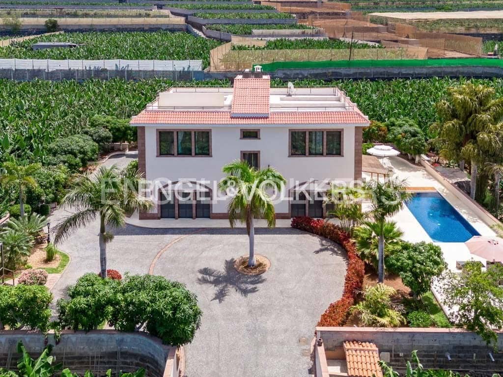 12 soverom Villa til salgs i Alcala med svømmebasseng - € 9 400 000 (Ref: 8437497)