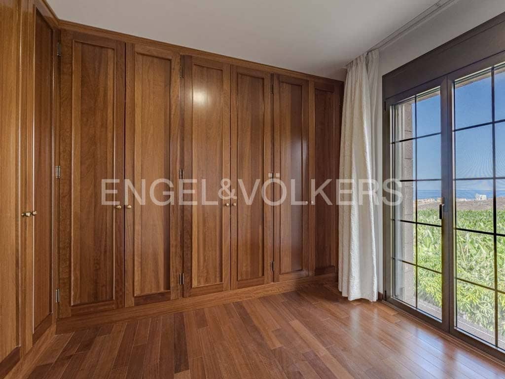 12 soveværelse Villa til salg i Alcala med swimmingpool - € 9.400.000 (Ref: 8437497)