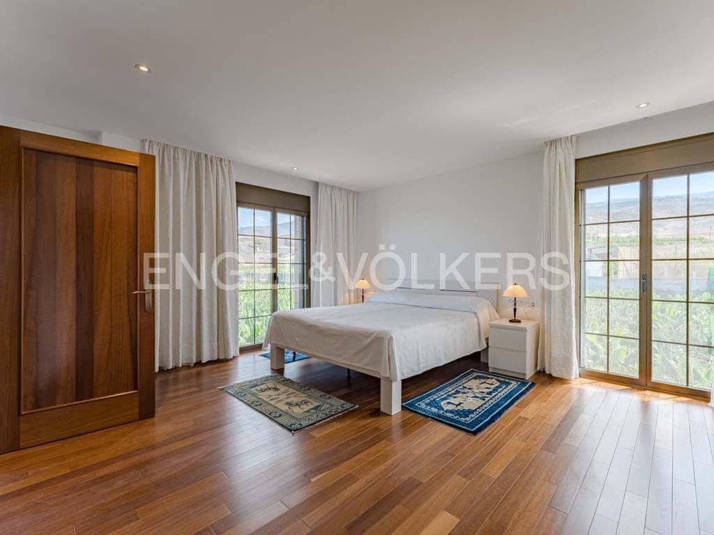 12 soveværelse Villa til salg i Alcala med swimmingpool - € 9.400.000 (Ref: 8437497)