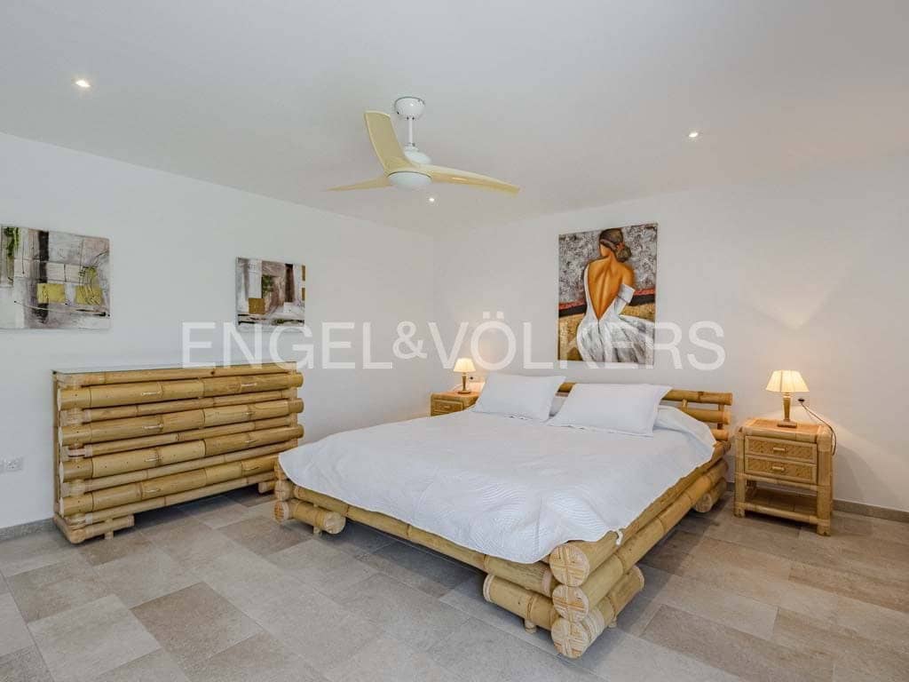 12 soveværelse Villa til salg i Alcala med swimmingpool - € 9.400.000 (Ref: 8437497)