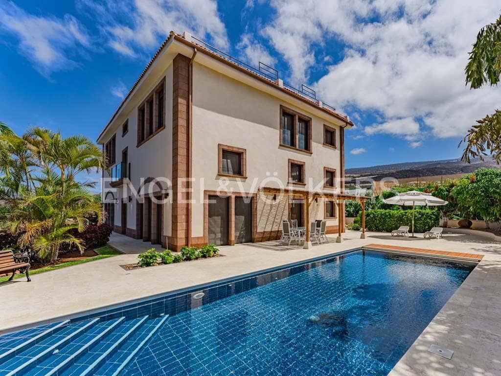 12 soveværelse Villa til salg i Alcala med swimmingpool - € 9.400.000 (Ref: 8437497)