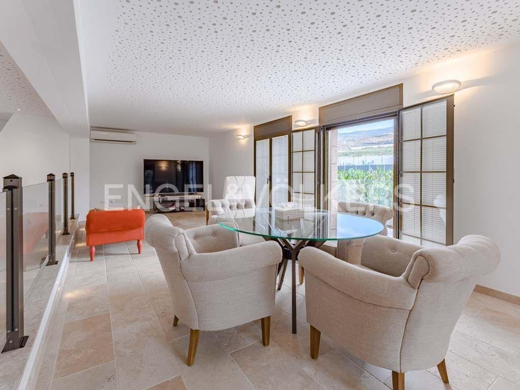 12 soveværelse Villa til salg i Alcala med swimmingpool - € 9.400.000 (Ref: 8437497)