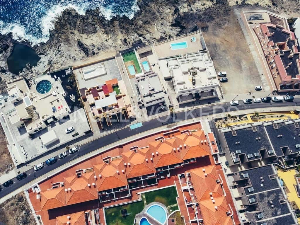 2 slaapkamer Appartement te koop in Poris de Abona met zwembad garage - € 561.000 (Ref: 8437885)