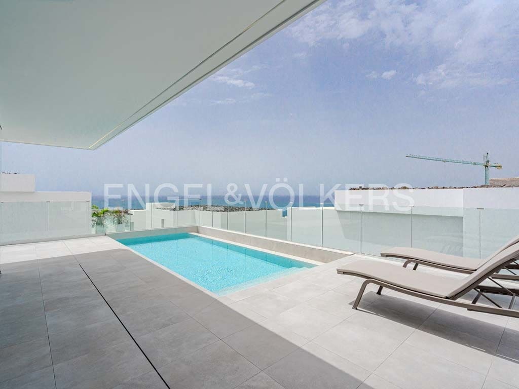 3 soverom Villa til salgs i Costa Adeje med svømmebasseng - € 1 590 000 (Ref: 8500579)