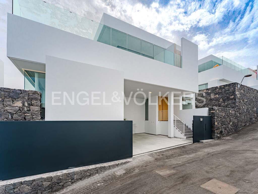 3 soverom Villa til salgs i Costa Adeje med svømmebasseng - € 1 590 000 (Ref: 8500579)