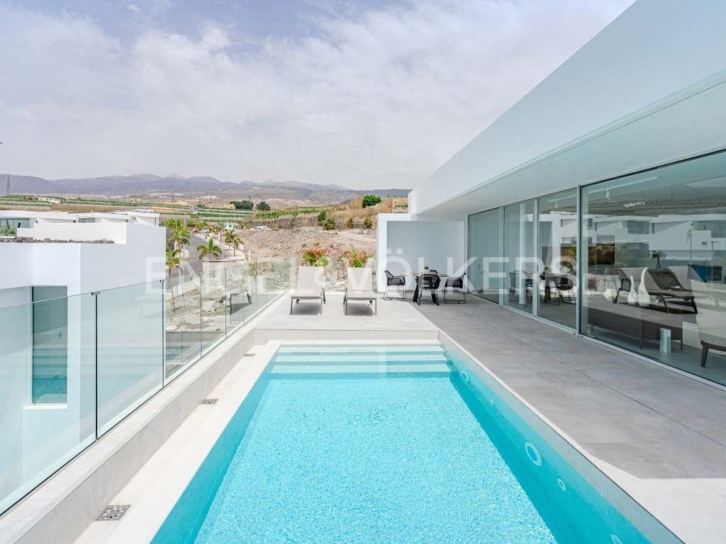 3 soverom Villa til salgs i Costa Adeje med svømmebasseng - € 1 590 000 (Ref: 8500579)