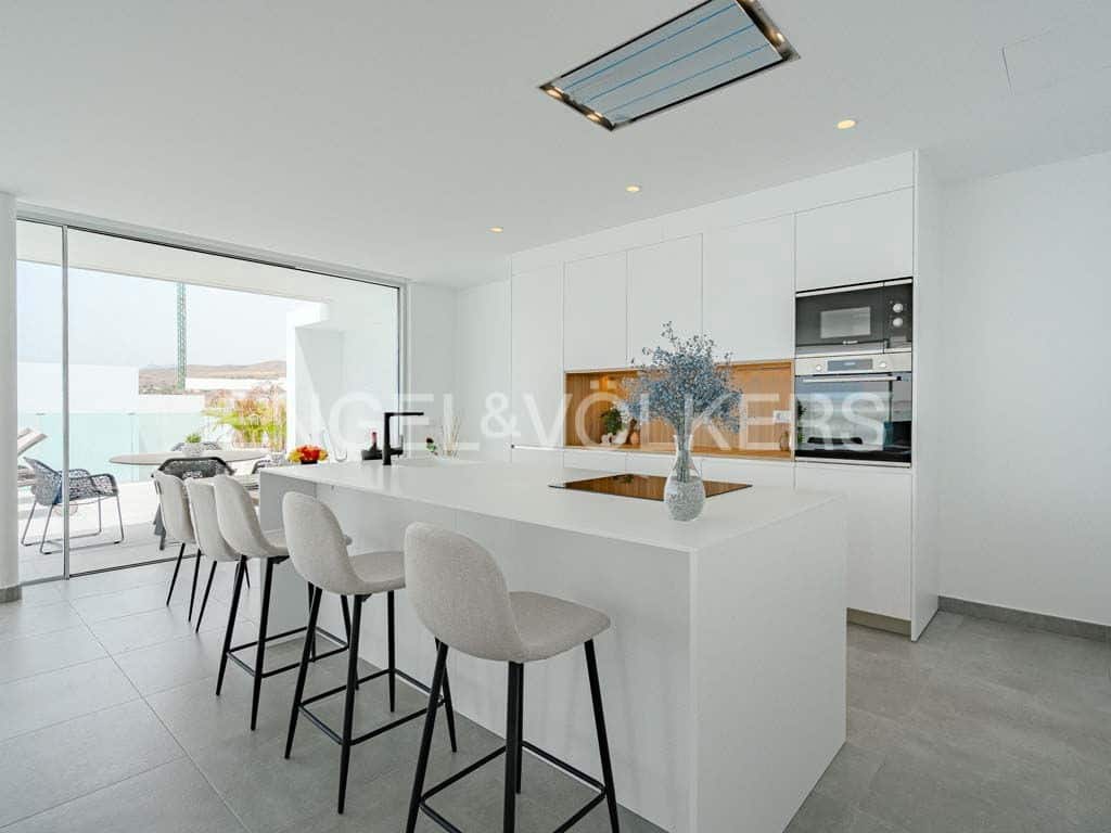 3 soverom Villa til salgs i Costa Adeje med svømmebasseng - € 1 590 000 (Ref: 8500579)