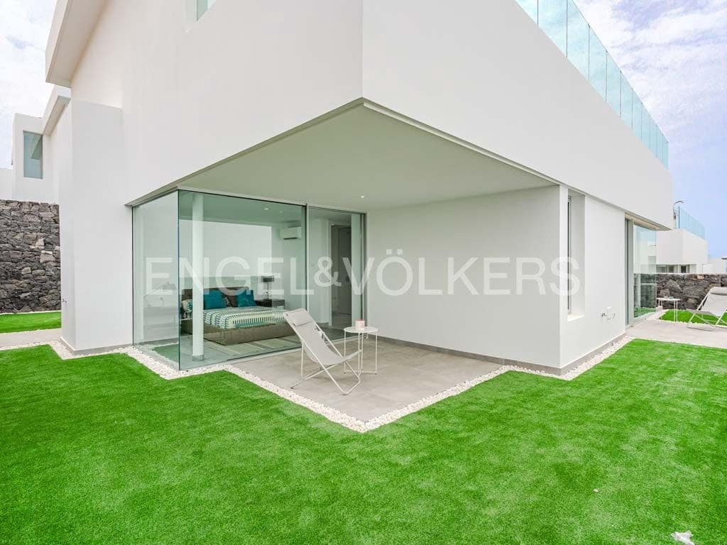 3 soverom Villa til salgs i Costa Adeje med svømmebasseng - € 1 590 000 (Ref: 8500579)