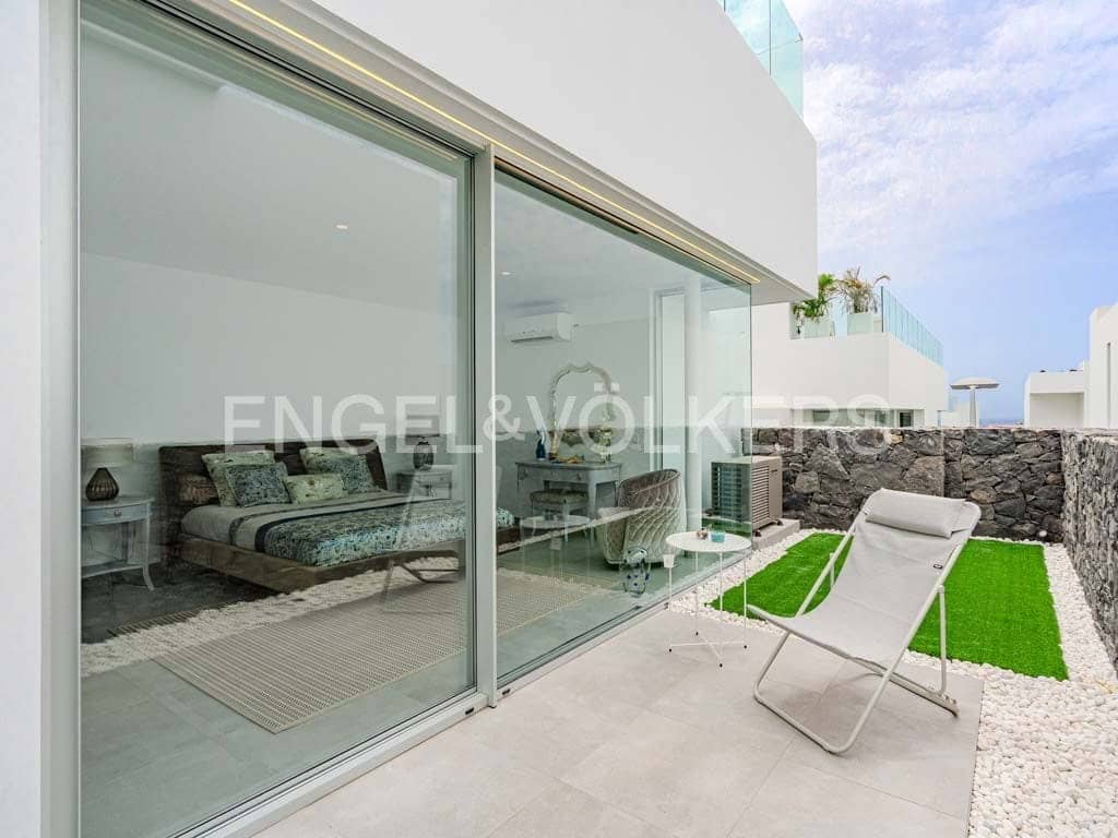 3 soverom Villa til salgs i Costa Adeje med svømmebasseng - € 1 590 000 (Ref: 8500579)