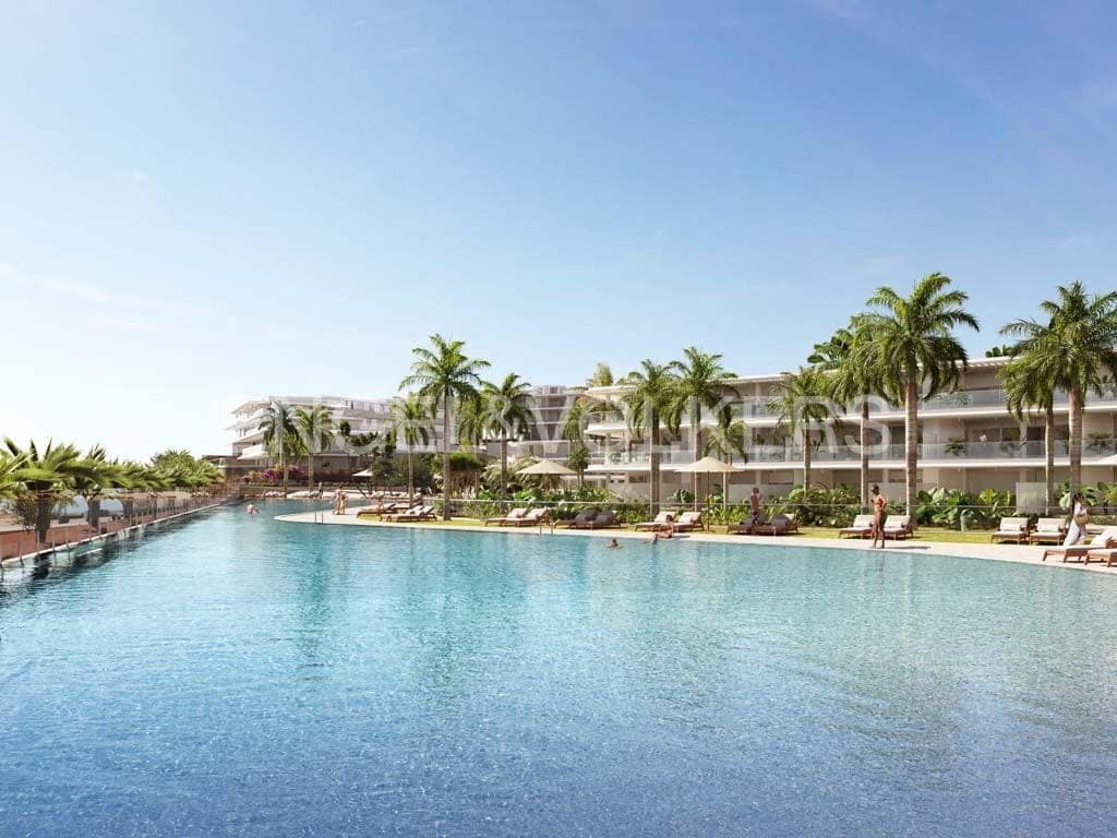4 bedroom Apartment for sale in Playa San Juan with pool - € 1,080,000 (Ref: 8535985)