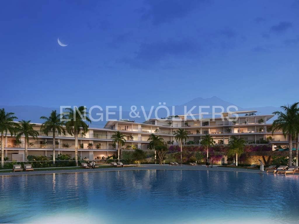 4 bedroom Apartment for sale in Playa San Juan with pool - € 1,080,000 (Ref: 8535985)