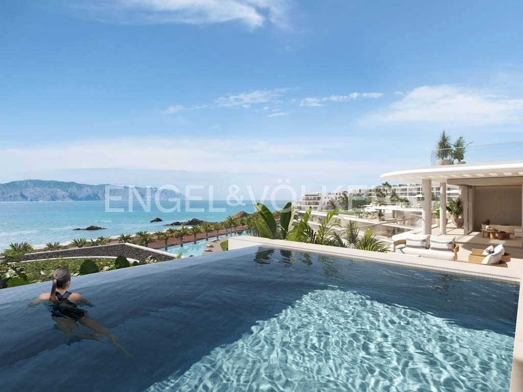 4 bedroom Apartment for sale in Playa San Juan with pool - € 1,080,000 (Ref: 8535985)