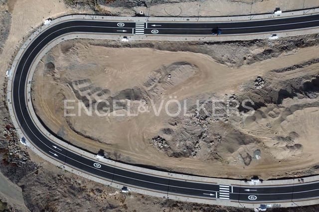 Ubebygd land til salgs i Guía de Isora - € 830 000 (Ref: 8535990)