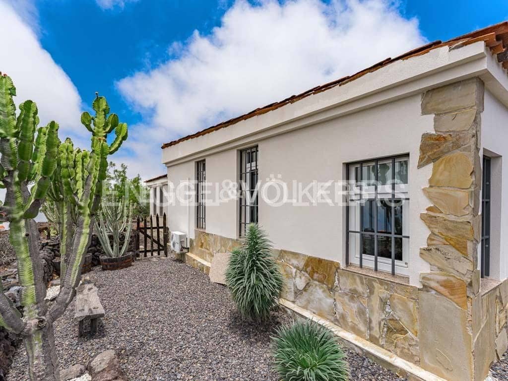 5 soveværelse Villa til salg i Santiago del Teide med garage - € 995.000 (Ref: 8535991)