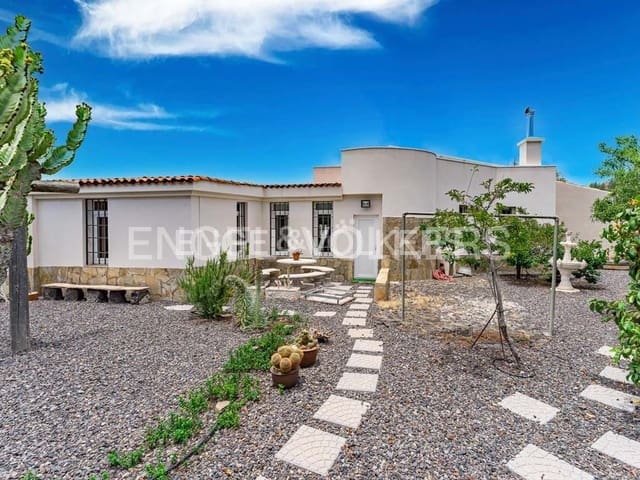 5 slaapkamer Villa te koop in Santiago del Teide met garage - € 995.000 (Ref: 8535991)