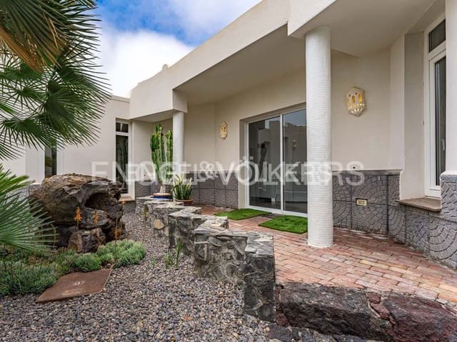 5 slaapkamer Villa te koop in Santiago del Teide met garage - € 995.000 (Ref: 8535991)