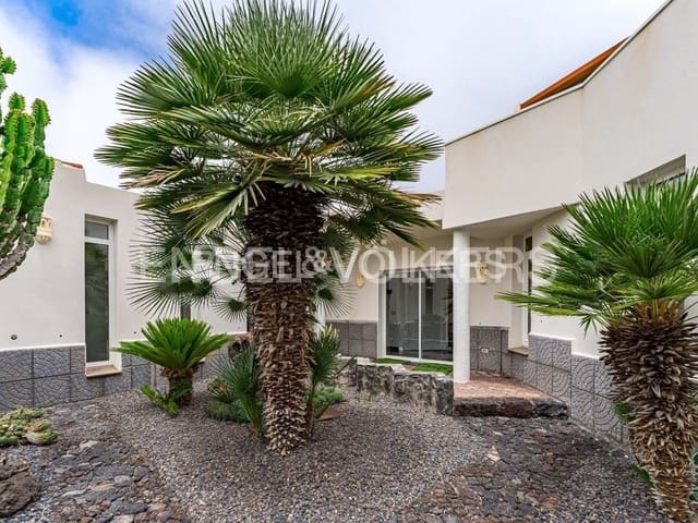 5 slaapkamer Villa te koop in Santiago del Teide met garage - € 995.000 (Ref: 8535991)