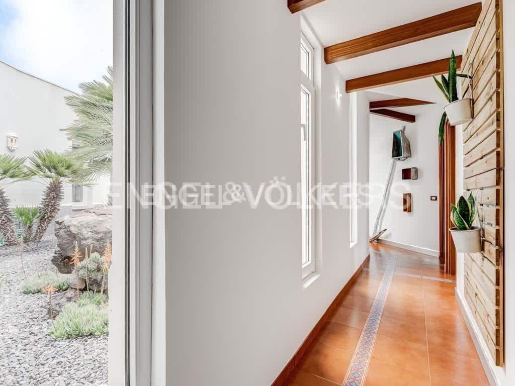 5 soveværelse Villa til salg i Santiago del Teide med garage - € 995.000 (Ref: 8535991)