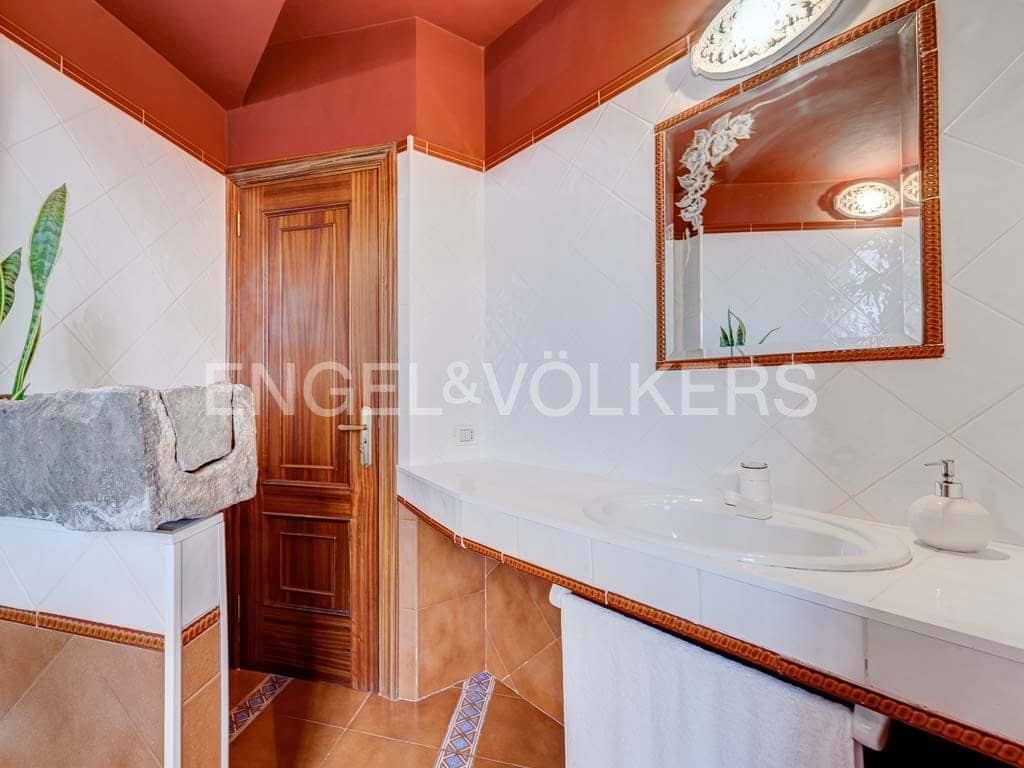 5 chambre Villa/Maison à vendre à Santiago del Teide avec garage - 995 000 € (Ref: 8535991)