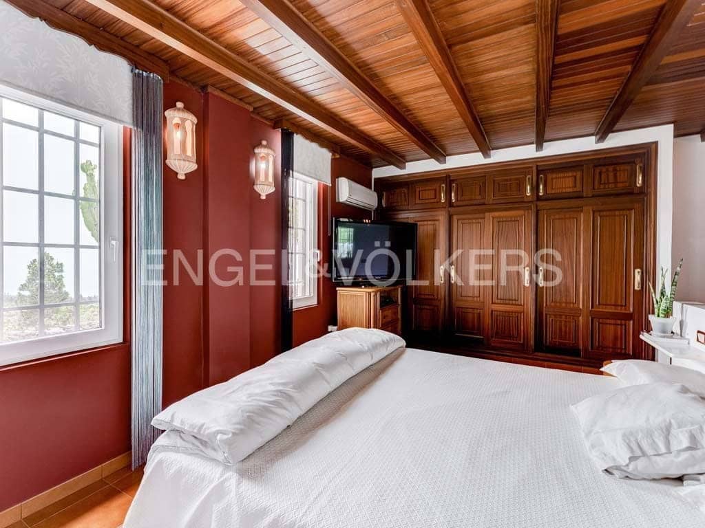 5 chambre Villa/Maison à vendre à Santiago del Teide avec garage - 995 000 € (Ref: 8535991)