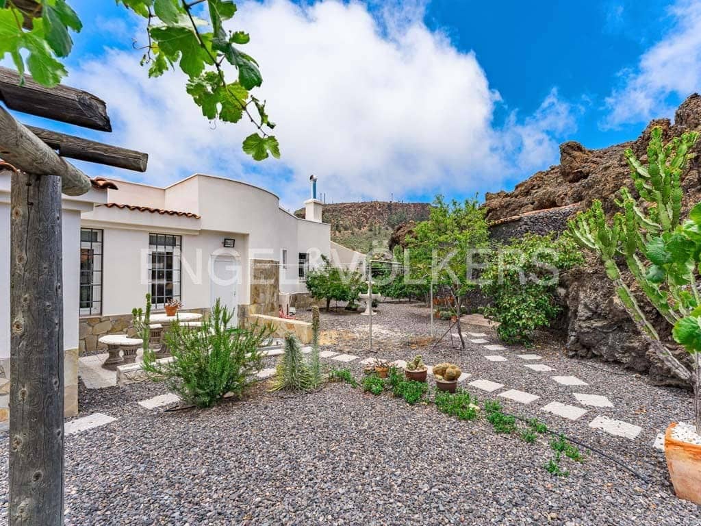 5 chambre Villa/Maison à vendre à Santiago del Teide avec garage - 995 000 € (Ref: 8535991)