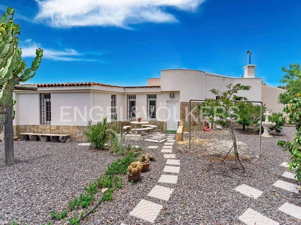 5 chambre Villa/Maison à vendre à Santiago del Teide avec garage - 995 000 € (Ref: 8535991)