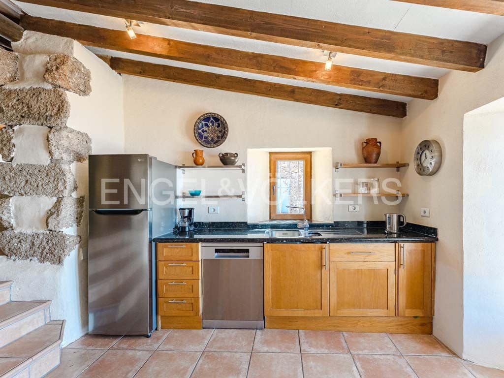 4 soveværelse Villa til salg i Arona med swimmingpool - € 800.000 (Ref: 8562361)