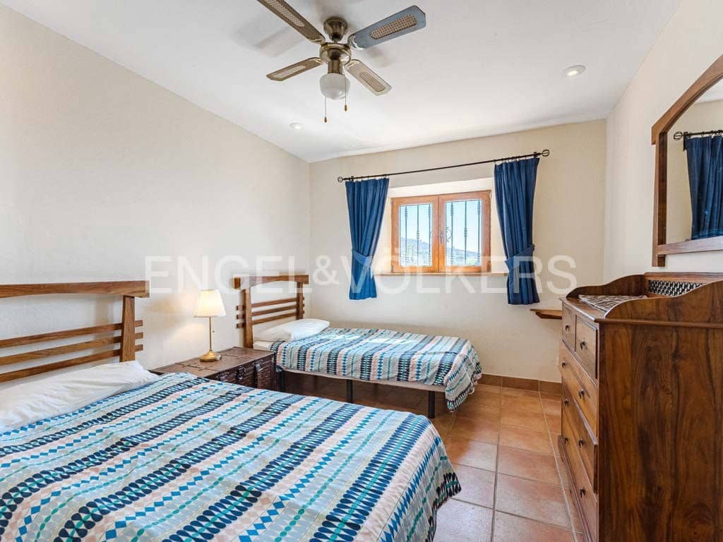 4 soveværelse Villa til salg i Arona med swimmingpool - € 800.000 (Ref: 8562361)