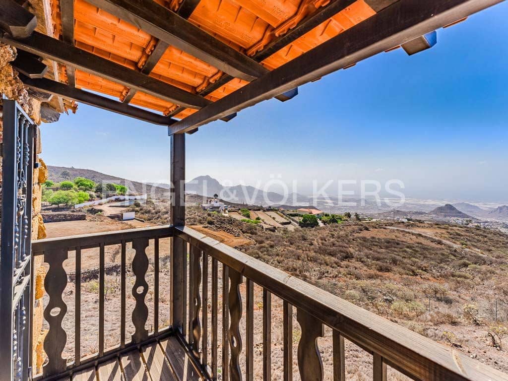 4 soveværelse Villa til salg i Arona med swimmingpool - € 800.000 (Ref: 8562361)