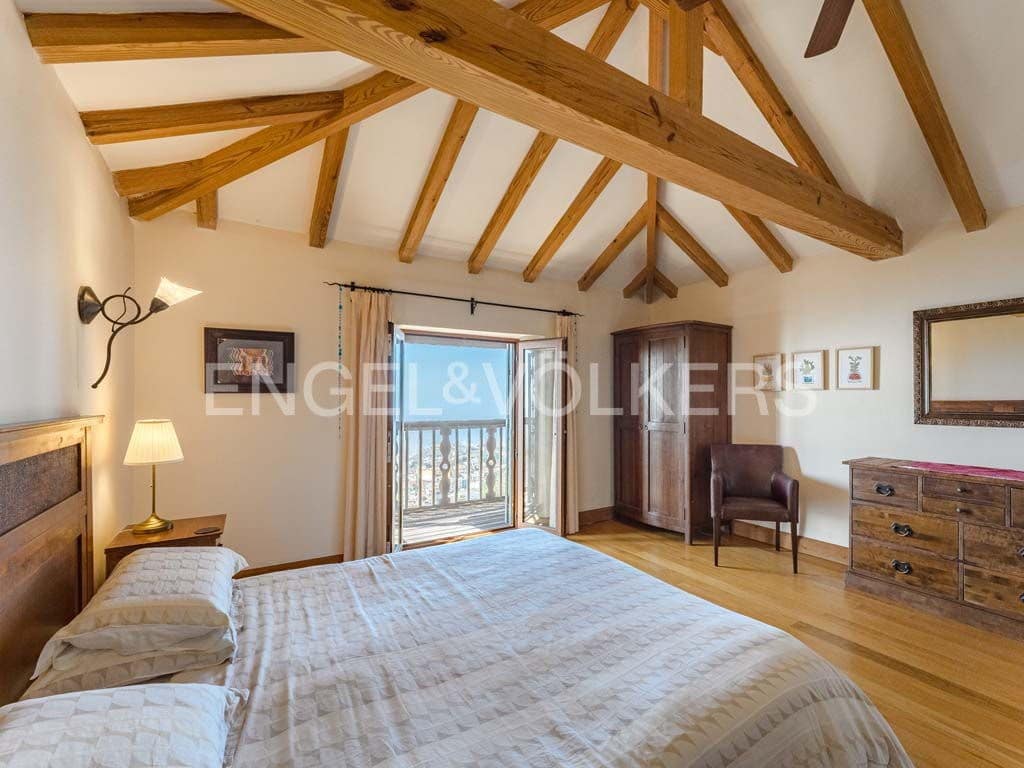 4 soveværelse Villa til salg i Arona med swimmingpool - € 800.000 (Ref: 8562361)