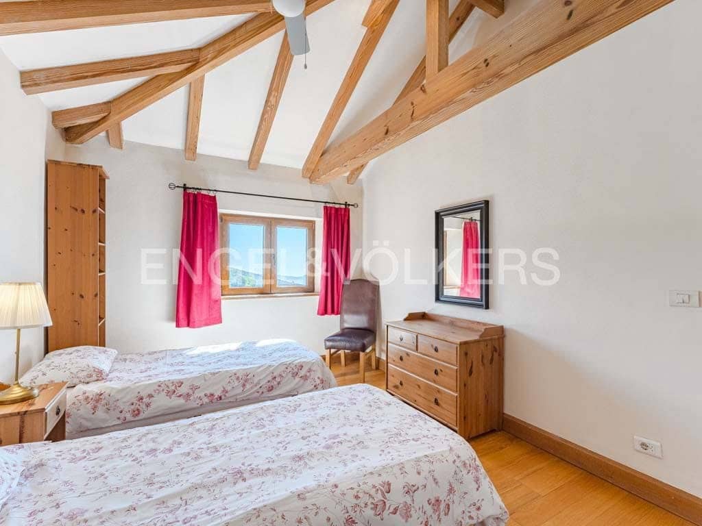 4 soveværelse Villa til salg i Arona med swimmingpool - € 800.000 (Ref: 8562361)