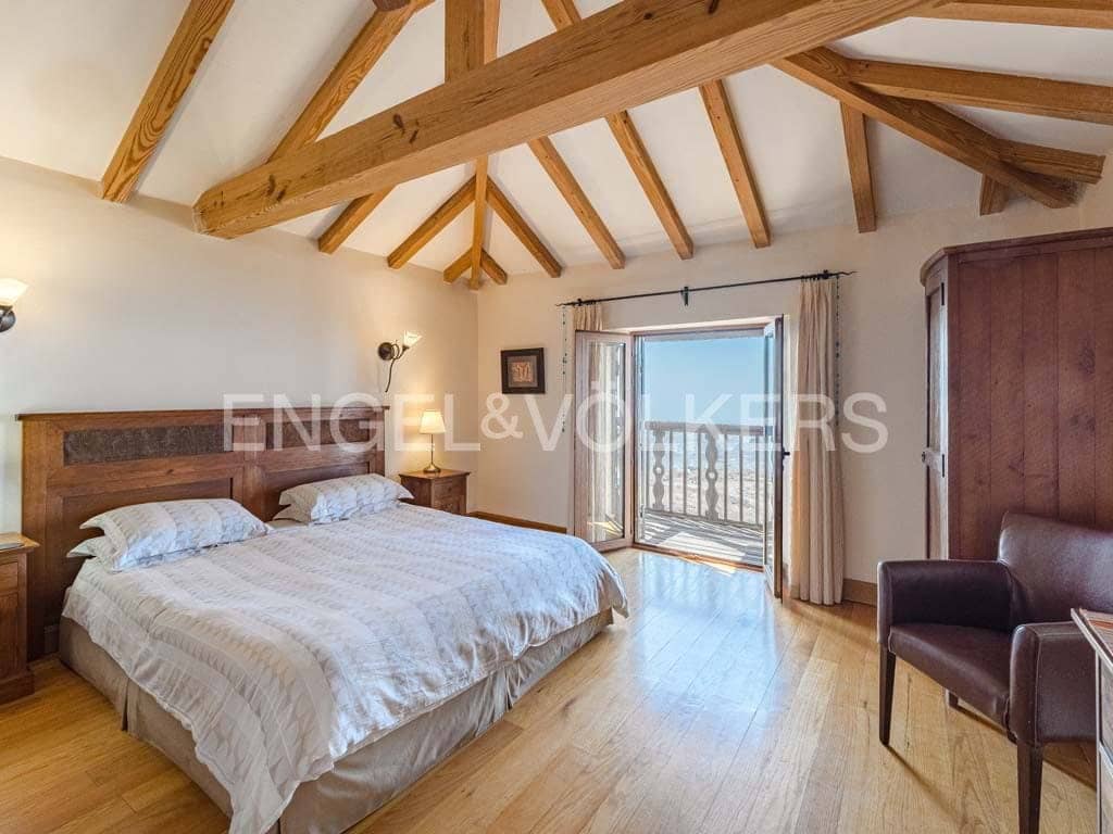 4 soveværelse Villa til salg i Arona med swimmingpool - € 800.000 (Ref: 8562361)