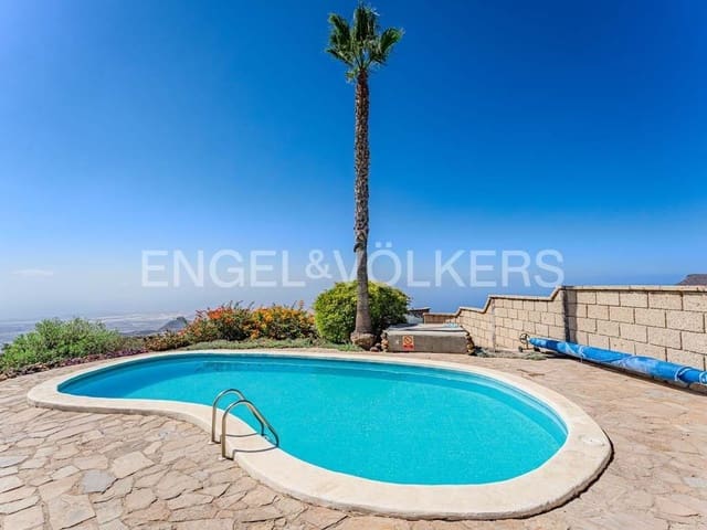 4 soveværelse Villa til salg i Arona med swimmingpool - € 800.000 (Ref: 8562361)