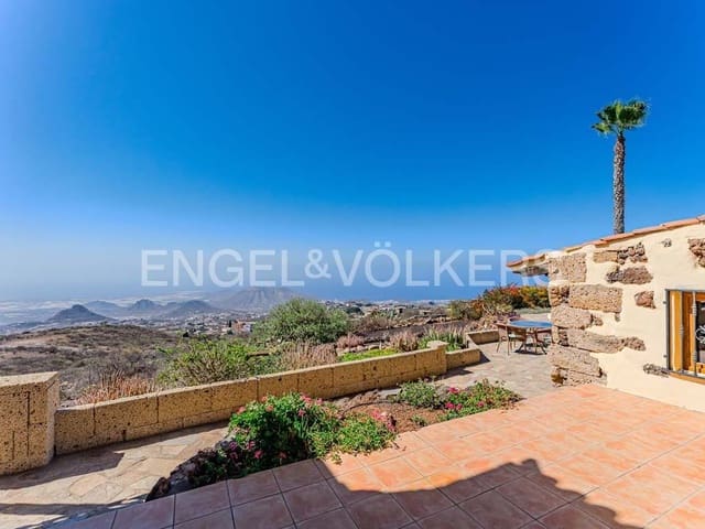 4 soveværelse Villa til salg i Arona med swimmingpool - € 800.000 (Ref: 8562361)