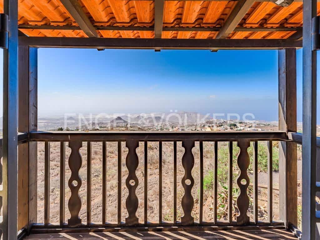 4 soveværelse Villa til salg i Arona med swimmingpool - € 800.000 (Ref: 8562361)