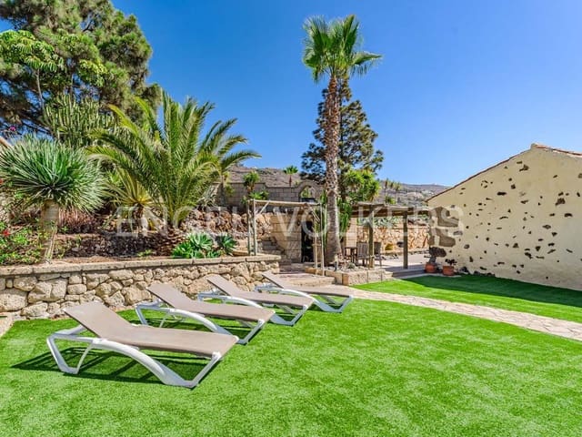 4 soveværelse Villa til salg i Arona med swimmingpool - € 800.000 (Ref: 8562361)