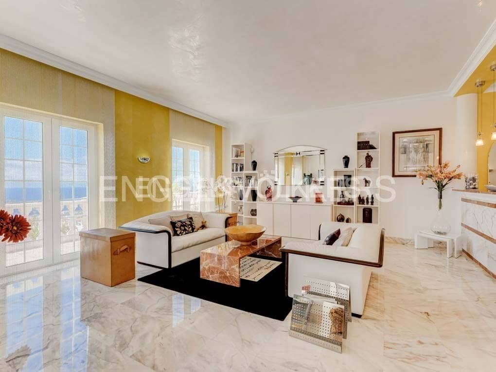 5 slaapkamer Villa te koop in San Eugenio met zwembad garage - € 7.500.000 (Ref: 8699280)