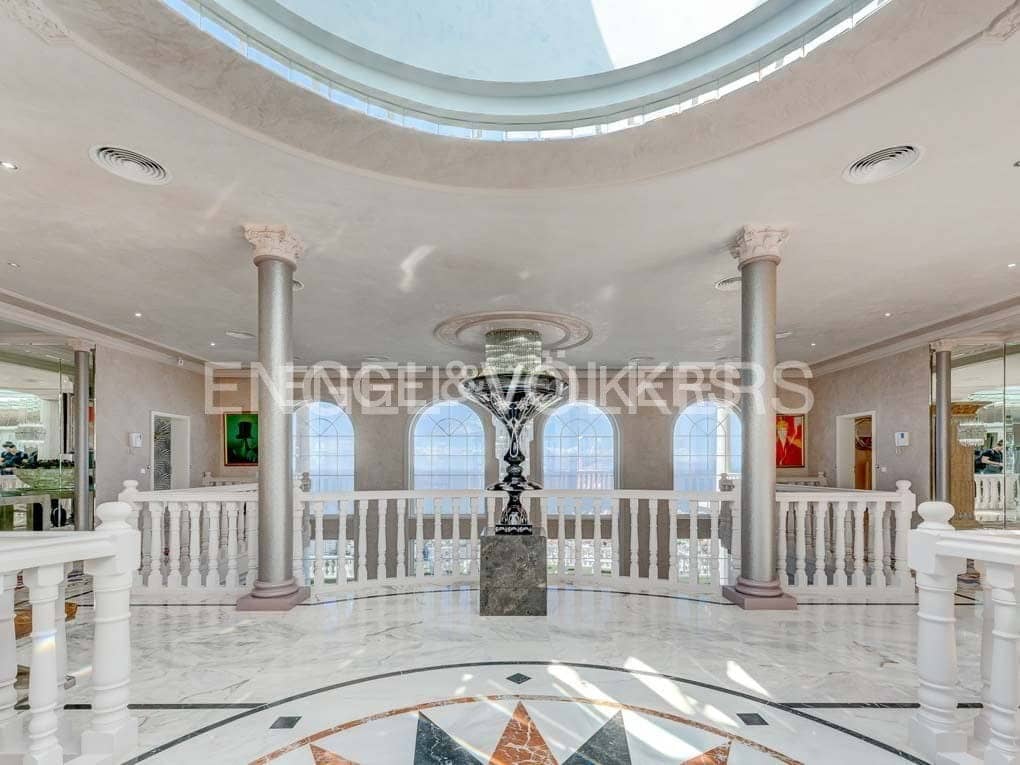 5 slaapkamer Villa te koop in San Eugenio met zwembad garage - € 7.500.000 (Ref: 8699280)