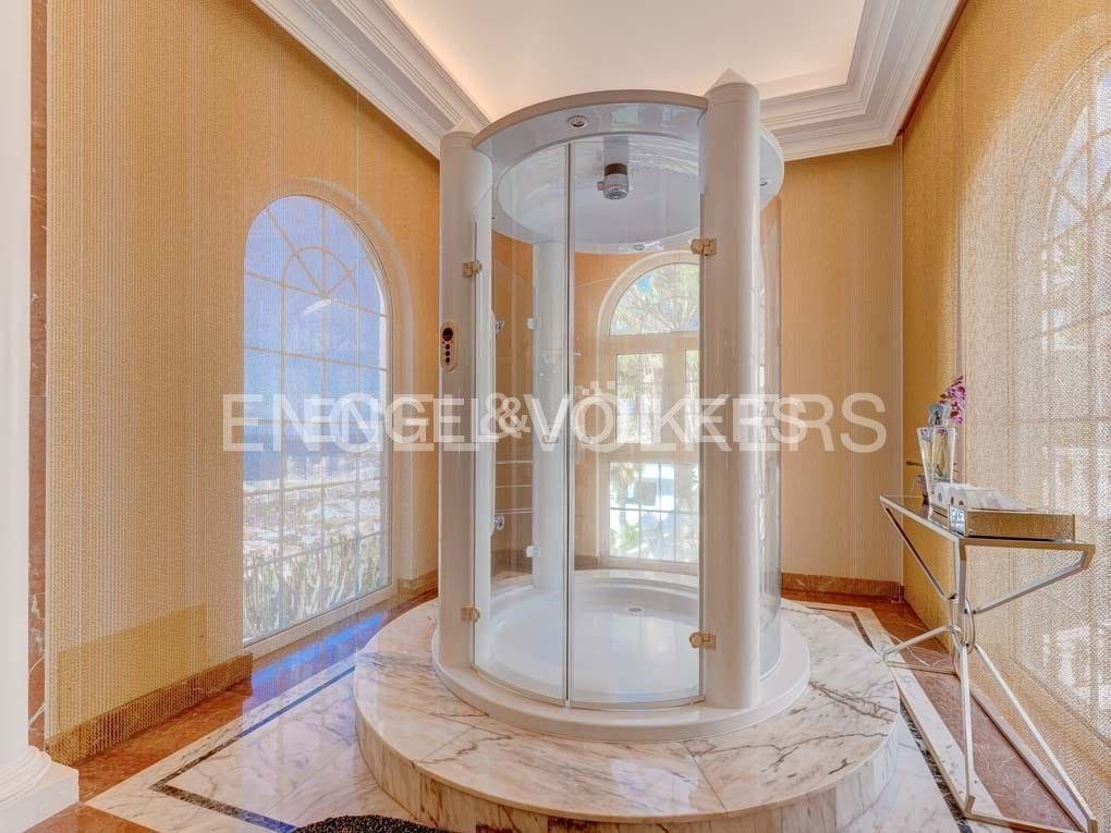 5 slaapkamer Villa te koop in San Eugenio met zwembad garage - € 7.500.000 (Ref: 8699280)