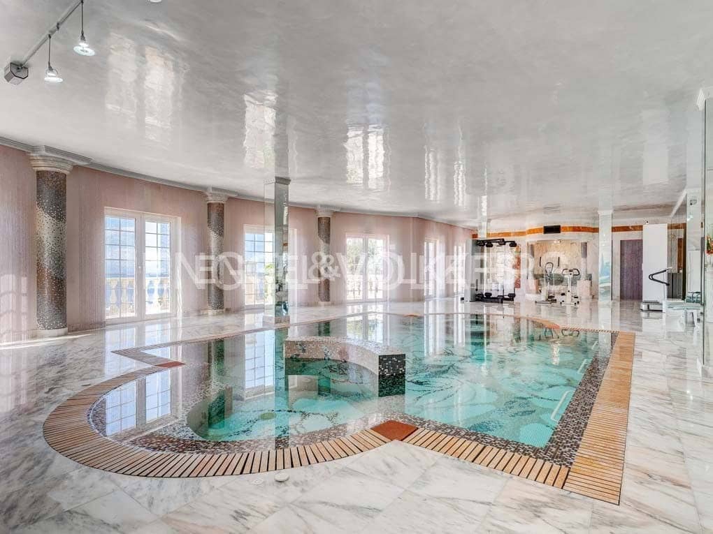 5 slaapkamer Villa te koop in San Eugenio met zwembad garage - € 7.500.000 (Ref: 8699280)