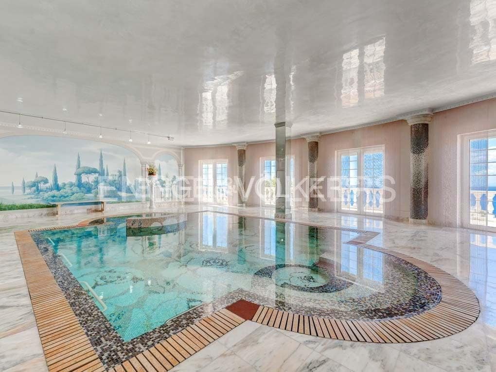 5 slaapkamer Villa te koop in San Eugenio met zwembad garage - € 7.500.000 (Ref: 8699280)