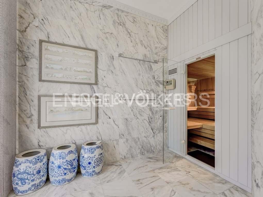 5 slaapkamer Villa te koop in San Eugenio met zwembad garage - € 7.500.000 (Ref: 8699280)