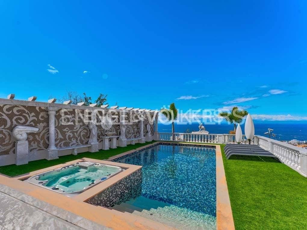 5 slaapkamer Villa te koop in San Eugenio met zwembad garage - € 7.500.000 (Ref: 8699280)