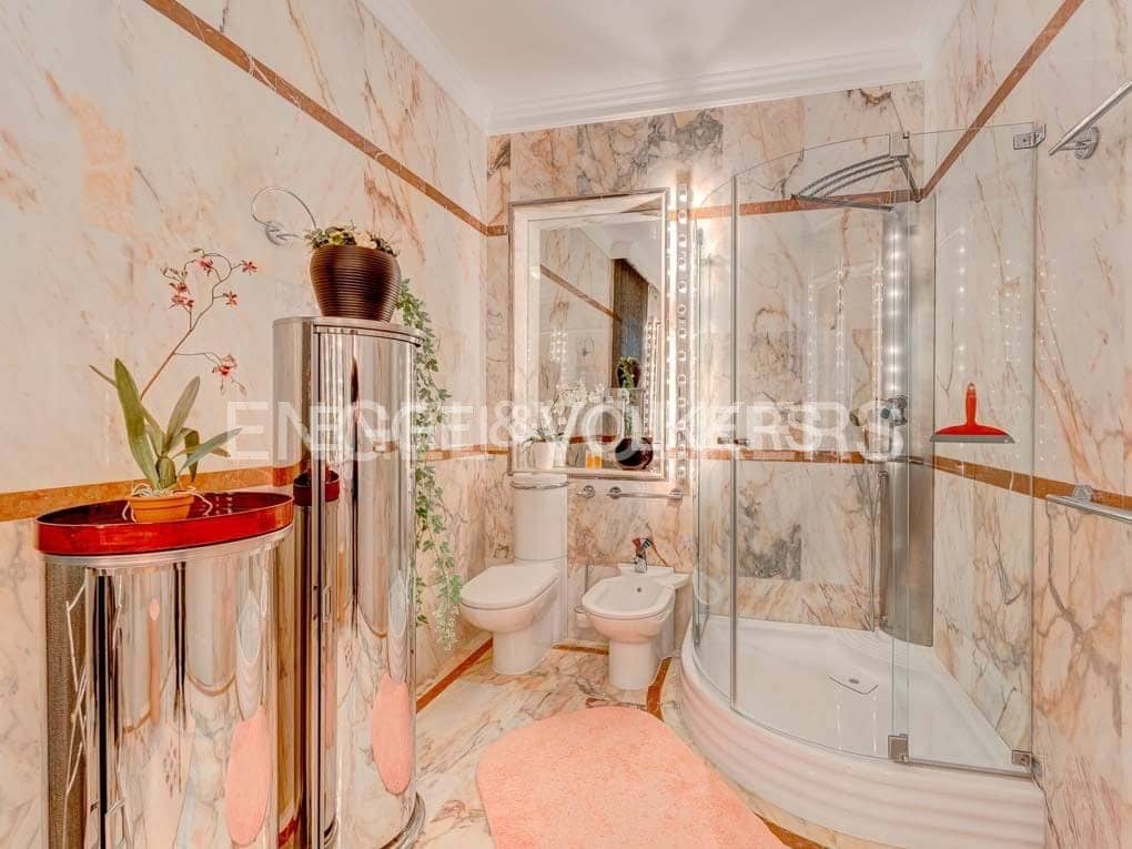 5 slaapkamer Villa te koop in San Eugenio met zwembad garage - € 7.500.000 (Ref: 8699280)