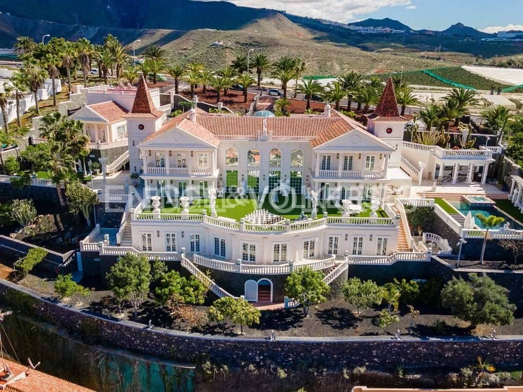 5 slaapkamer Villa te koop in San Eugenio met zwembad garage - € 7.500.000 (Ref: 8699280)